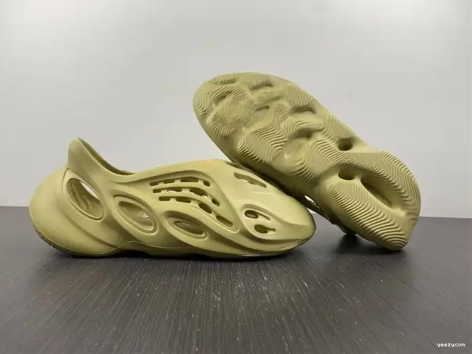 Foam Adidas GV6775 RNNR Yeezy Sulfur 0512